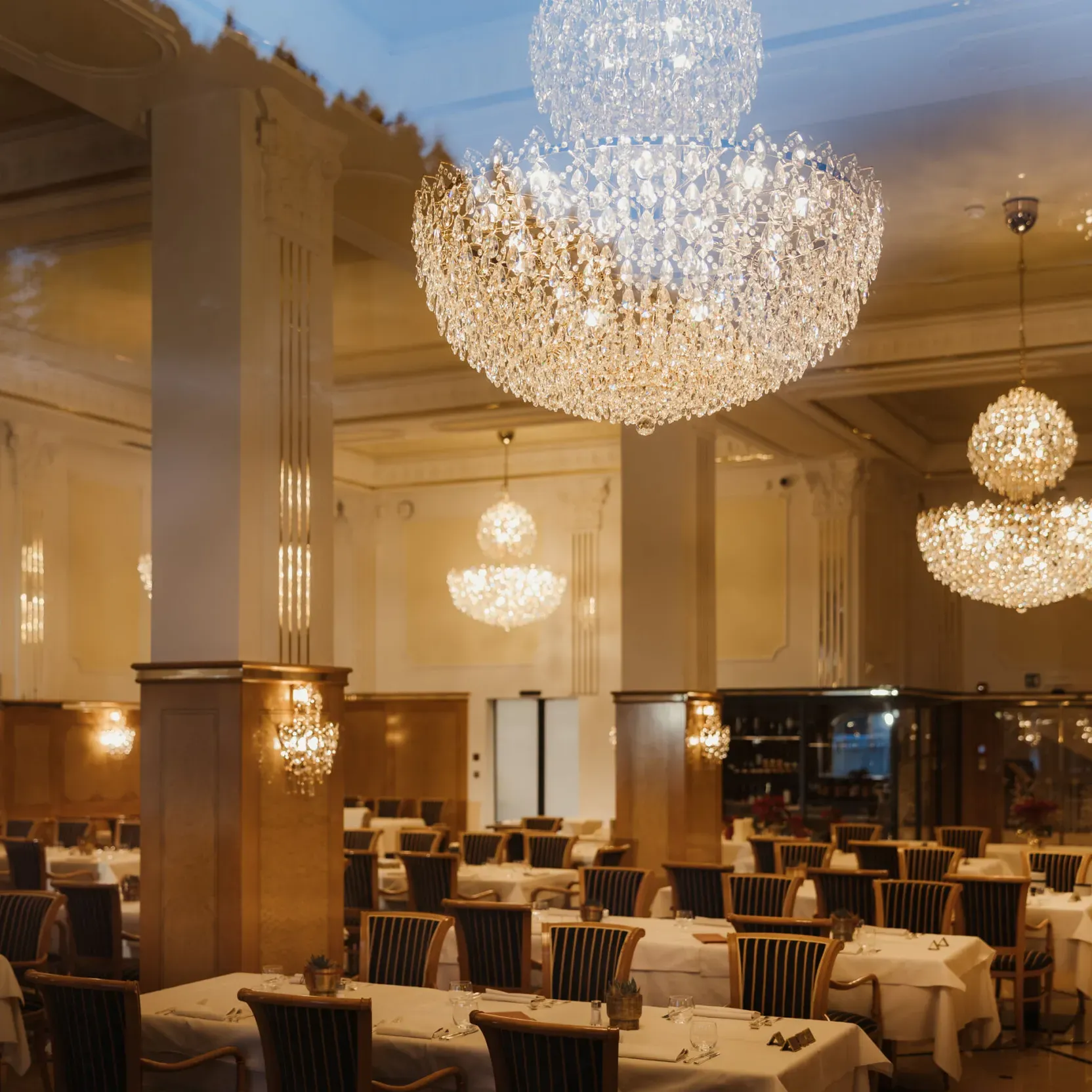 Alex Moling Oswald 37